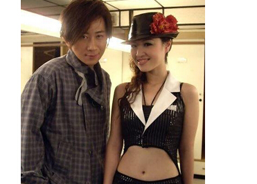 娱乐圈傍上富二代美女