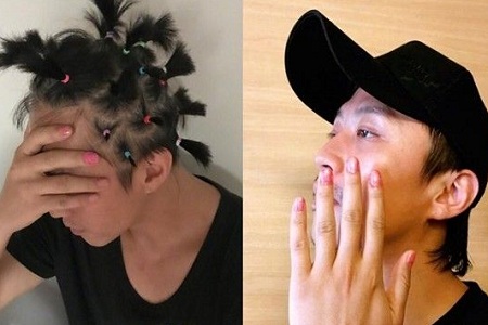 邓超女儿小花为他涂指甲油，网友：画面有爱温馨到不行