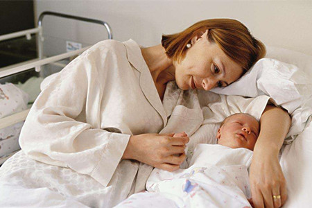 女性做月子困扰多，身体虚弱还要照顾宝宝