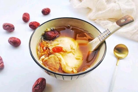夏季女人补血养颜汤,红枣红糖酒酿鸡蛋做法