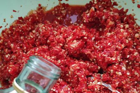 辣椒酱怎么做好吃又香新鲜辣椒酱?蒜蓉辣椒酱的家常做法