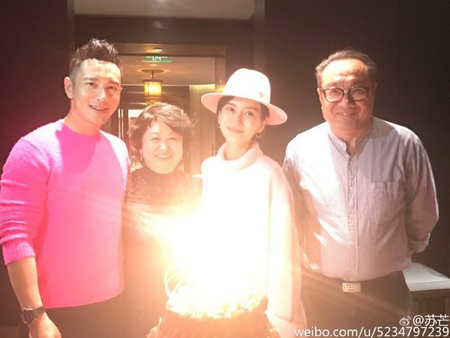 黄晓明妈妈开门大吉曝媳妇私下性格