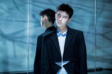 陈飞宇回应点赞王一博黑图事件，称自己一时手滑你信吗？