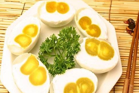 孕妇吃鸭蛋去胎毒?吃鸭蛋对孕妇有什么好处?