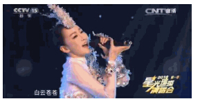 话筒拿反假唱的是谁 萨顶顶领衔假唱被拆穿的10大明星