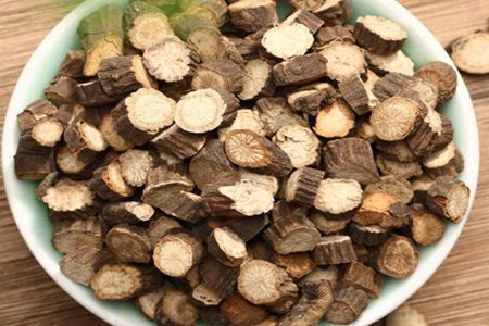  赤芍的功效与作用，这四个女人吃赤芍的药用功效