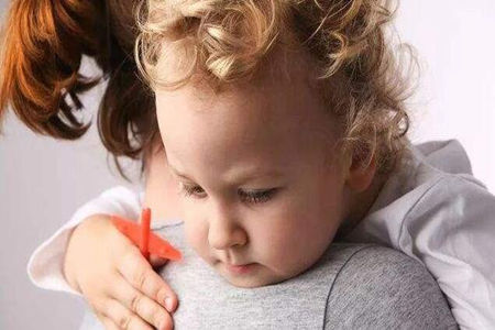 小儿为何爱生痰？下面就给宝妈们介绍孩子爱生痰原因