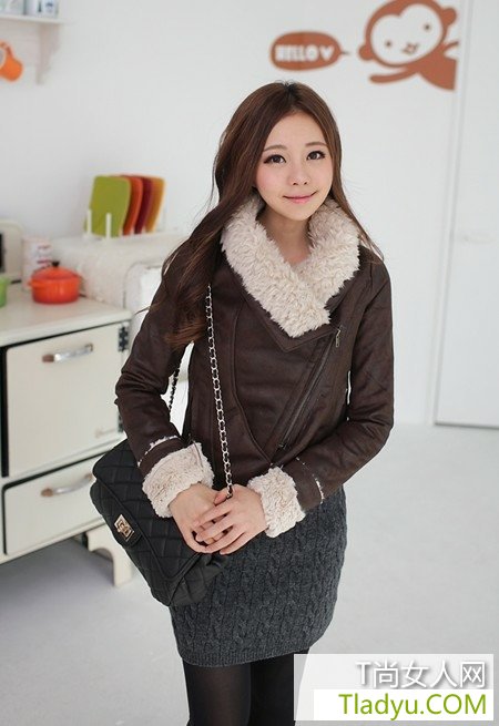 裙装呢大衣一秒变淑女 玩转圣诞约会搭