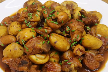 板栗怎么做才好吃又简单？板栗烧鸡的做法家常菜