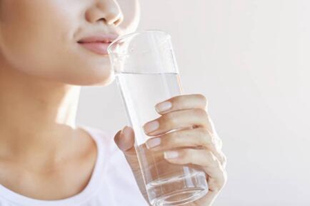 半夜口干舌燥是什么原因？这五个原因及时治疗改善