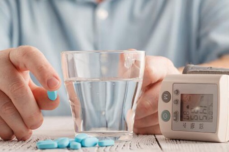 血压升高症状有哪些?这四个症状控好血压保护血管