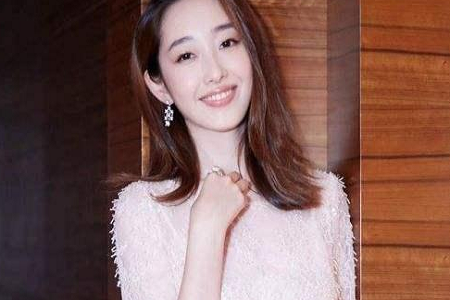 尹正蒋梦婕恋情曝光，网友调侃：“尹正小心挨巴掌”