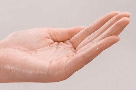 手抖是什么原因引起的年轻人?这五个原因要及时治疗改善