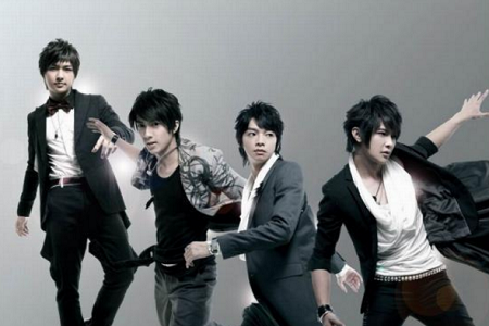 炎亚纶向路人道歉事件始末,代拍再闯祸平安夜也添堵