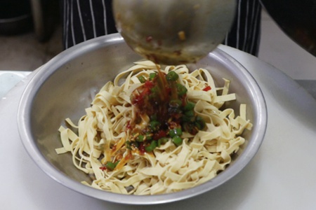 豆腐皮怎么做好吃,香辣豆腐皮的做法开胃下饭