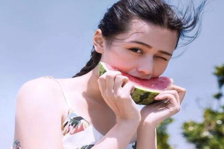 来月经可以吃西瓜吗?这三个女人月经吃西瓜的危害