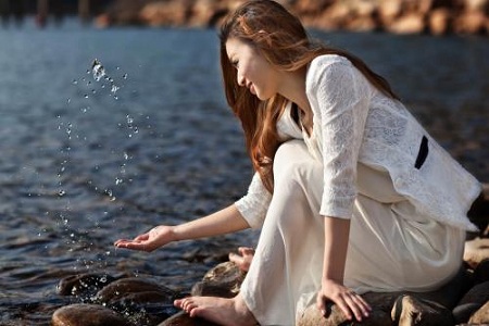 女性肝火旺盛爱冒痘,治疗就用薄荷疏肝行气