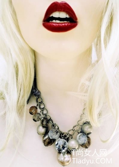 Stanley Patzold诠释出魅惑而神秘的故事