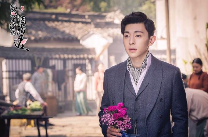 海棠经雨胭脂透