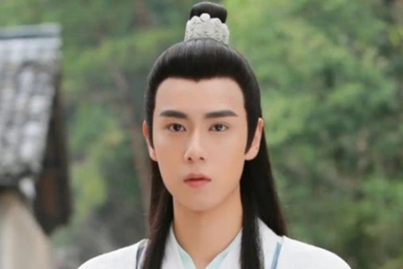 新版《绝代双骄》兄弟CP惹热议,演员努力效果却差强人意