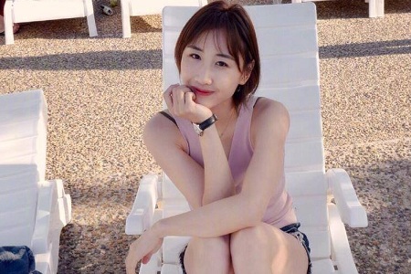 何雯娜疑怀孕,未婚夫梁超求婚成功,大钻戒十分吸睛