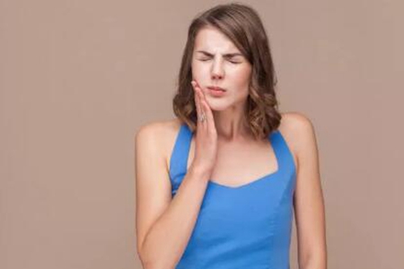 长智齿牙龈肿痛怎么办?这四个缓解长智齿牙龈肿痛