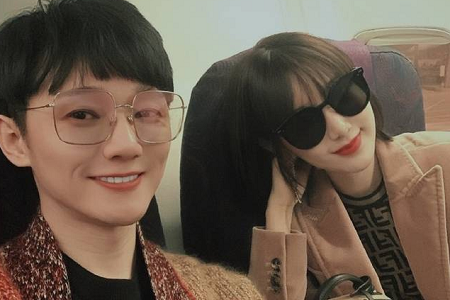 毛晓彤否认恋情称对方是十多年好友,真情守候or革命友谊?