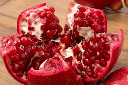 女性吃石榴对子宫好处？这四个抗氧化降胆固的养生功效