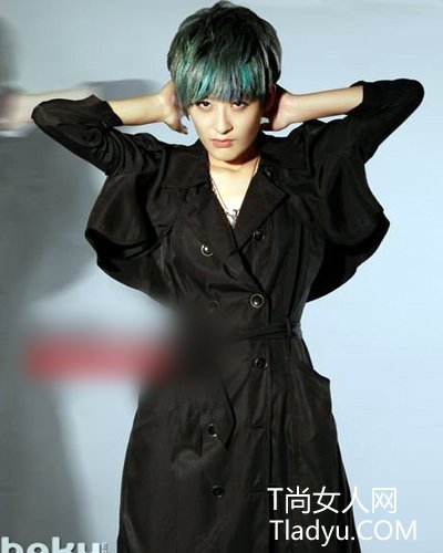 曾轶可最新个性挑染短发发型