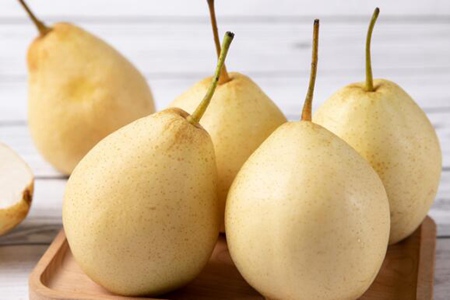 嗓子疼吃什么水果？这四个水果多吃养肺化痰