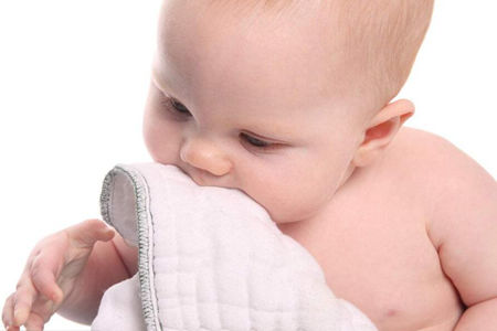 宝宝睡觉出那么多汗要不要紧？宝妈们的治疗方案