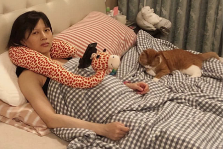 超网红papi酱孕肚照画风清奇,有种生完孩子坐月子赶脚