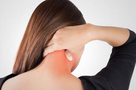 嗓子疼怎么办咽口水疼？这五个小方法缓解嗓子疼痛