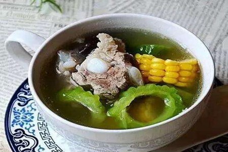 排骨汤怎么炖最好喝?排骨汤的做法大全清炖