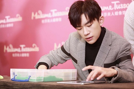 易烊千玺刘北山蜡像入驻杜莎蜡像馆 网友：小北要火出国际了