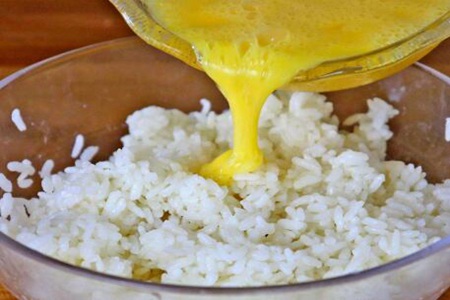 蛋炒饭怎么做好吃,黄金蛋炒饭的做法味美鲜香