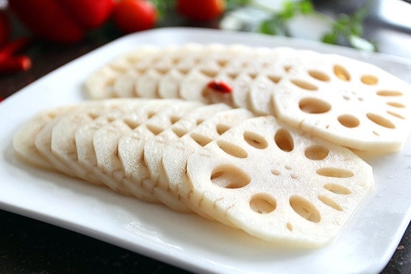 女性吃莲藕的好处多多