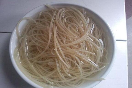 酸辣粉的家常做法，这款酸辣粉的做法家庭步骤