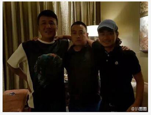 王宝强现身朋友聚会
