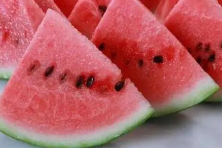 吃西瓜有什么好处?这五个女人吃西瓜的好处