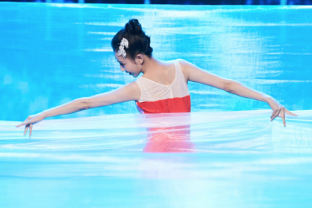 新中国成立70周年,佟丽娅《共和国之恋》绝美舞姿献礼华诞