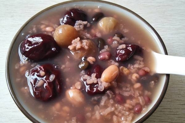 中年女性补气血，这几款养生粥比较适合