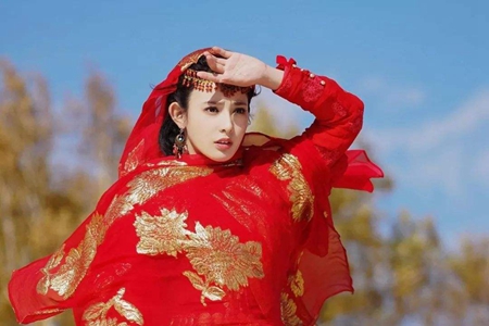 《东宫》人气彭小苒整容,彭小苒整容前后对比照