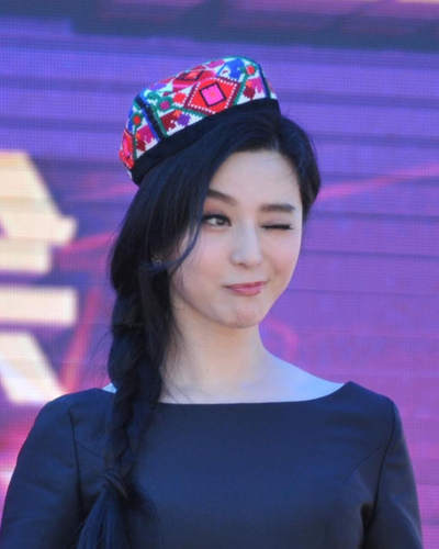 范冰冰和谁那个了 李晨历任女友名单范冰冰开眼角卖萌