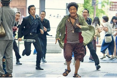 肖央回归《唐探3》,“喜团圆”版全家福海报令人惊艳