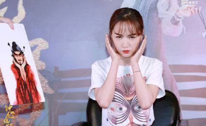 杨蓉回应整容：只是做的保养！