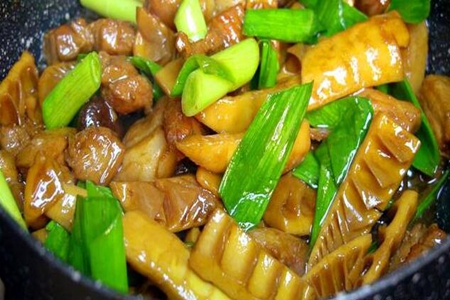 竹笋怎么做好吃,这道竹笋炒肉的做法鲜香美味