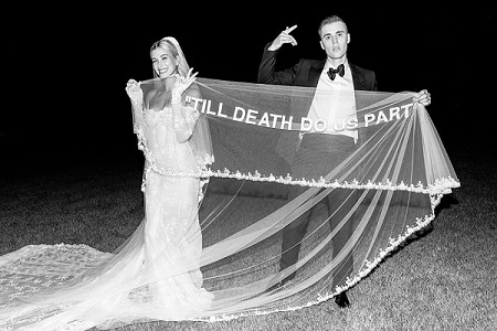 比伯海莉婚礼现场甜蜜照曝光，前女友赛琳娜用新歌灼热回应