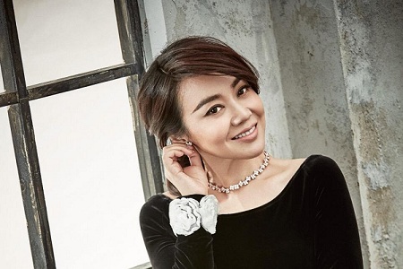 闫妮与前男友王启明分手,昔日私密照却流出是被炒作吗?