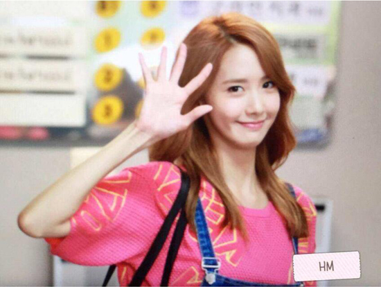 林允儿图片卖萌图片